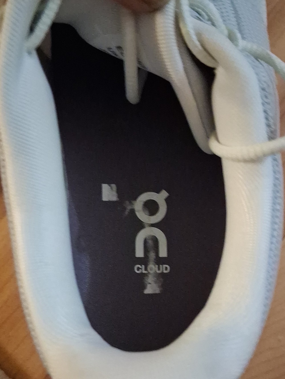 On Cloud Running Shoes - Light Gray - Picture 5 of 9